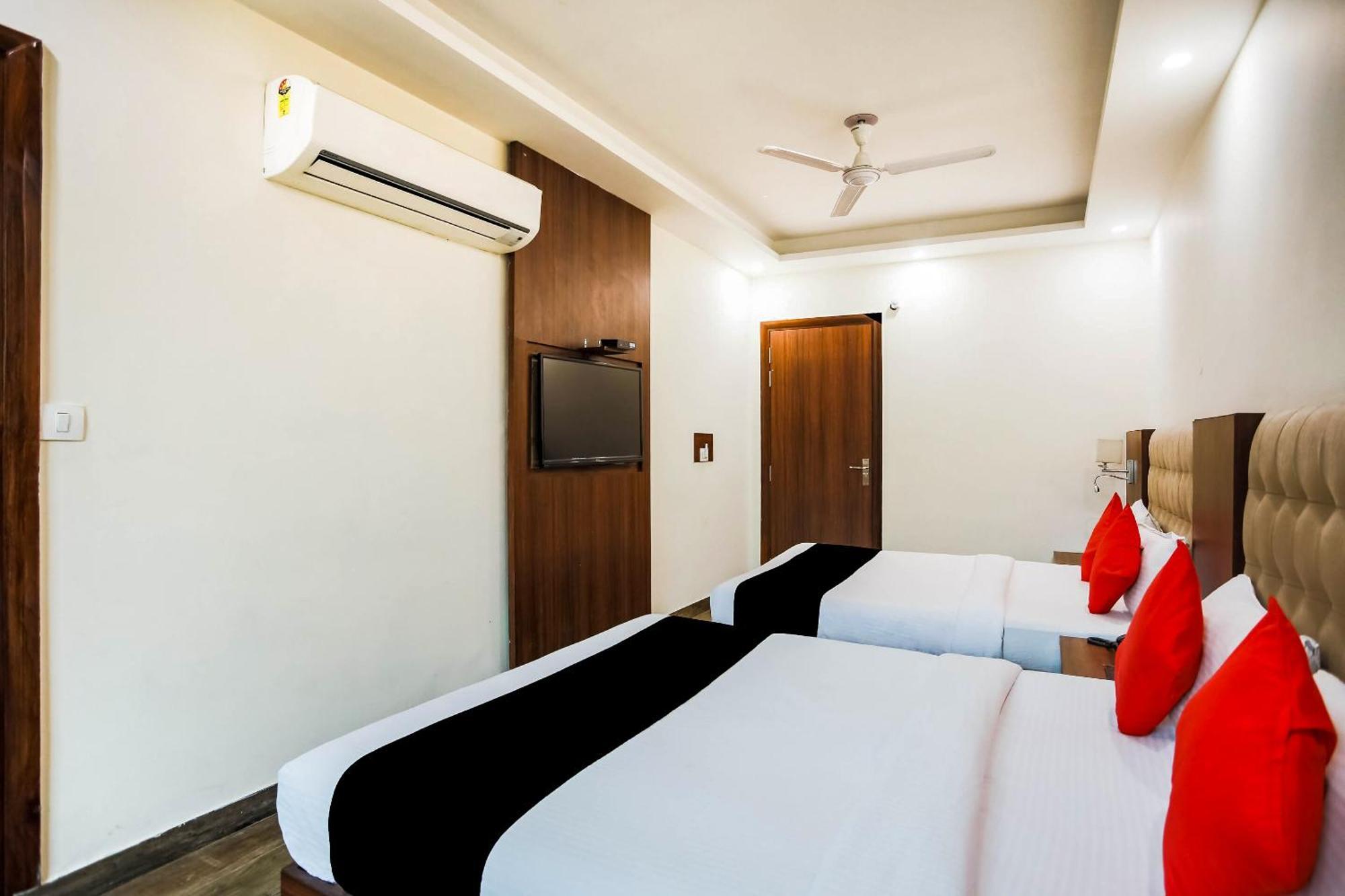 Collection O The Kailash Dev Hotel New Delhi Exterior photo